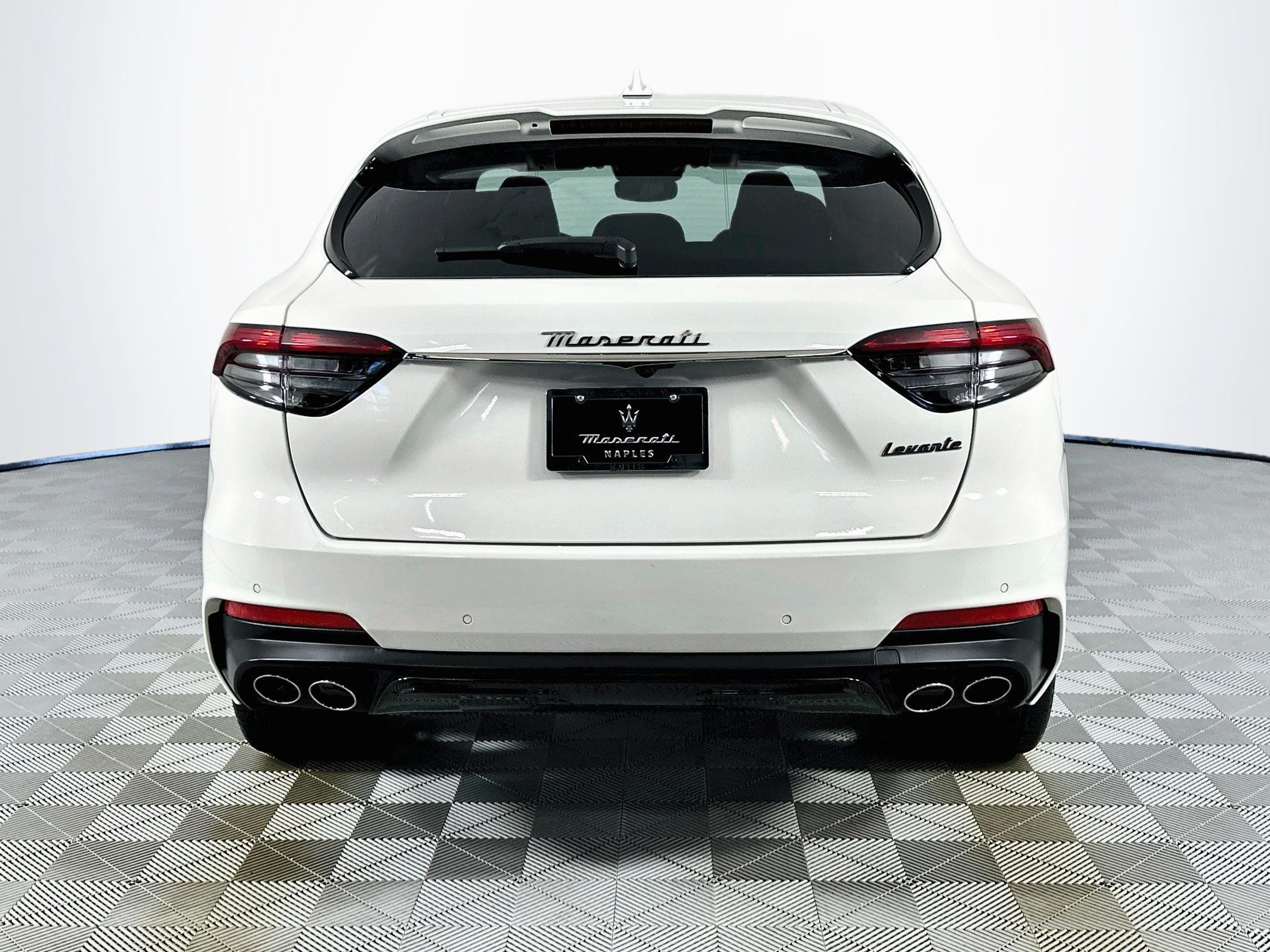 Used 2024 Maserati Levante Modena Ultima AWD/4WD image 6