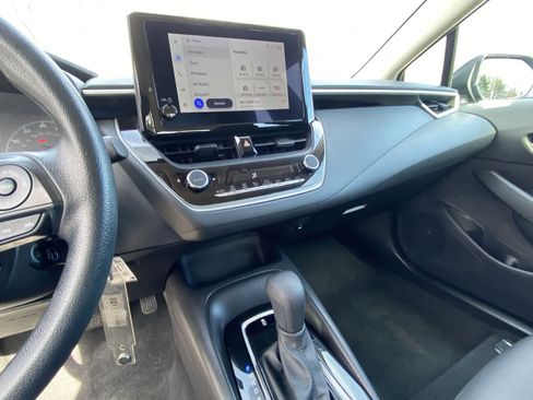 Used 2025 Toyota Corolla LE image 22