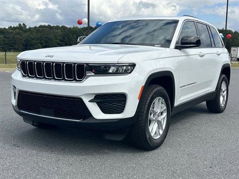 New 2025 Jeep Grand Cherokee Laredo X image 1