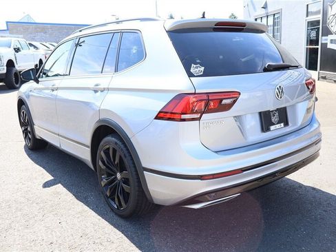 Used 2021 Volkswagen Tiguan SE R-Line AWD/4WD image 3
