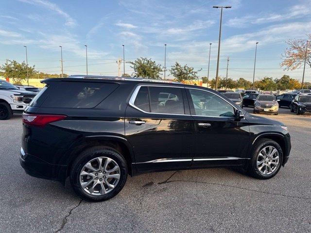 Used 2019 Chevrolet Traverse Premier w/ LPO, Black Accent Package AWD/4WD image 6