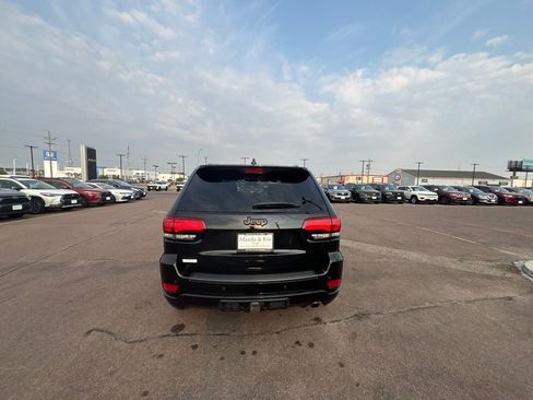 Used 2022 Jeep Grand Cherokee Laredo X AWD/4WD image 6