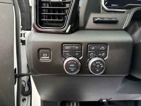 Used 2023 GMC Sierra 1500 AT4 w/ Technology Package AWD/4WD image 20