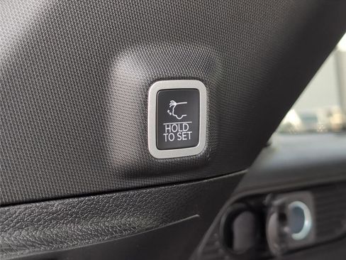 New 2025 Jeep Grand Cherokee Altitude image 38