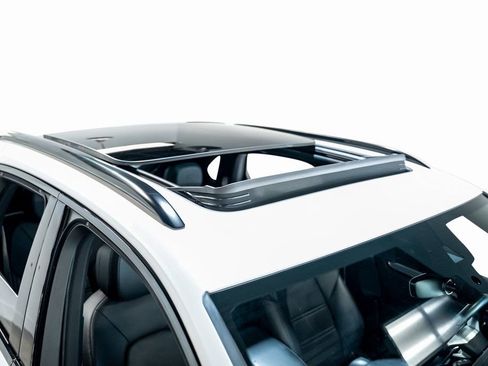 Used 2022 Porsche Cayenne S Platinum AWD/4WD image 60