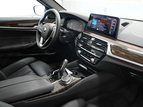 Used 2021 BMW 530i w/ Premium Package RWD image 18