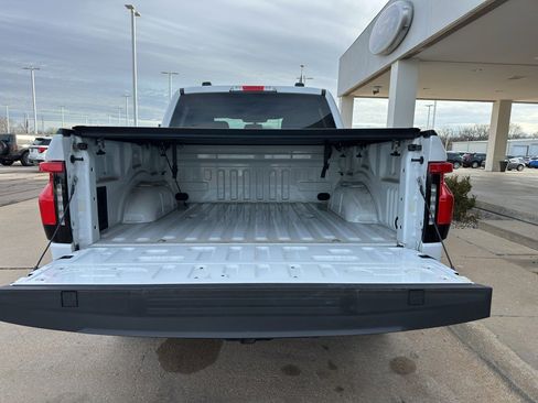 Used 2023 Ford F150 Lightning Pro image 9