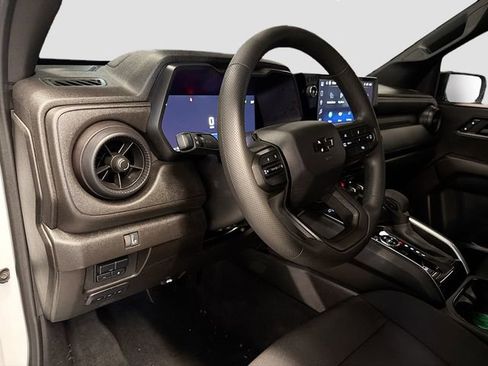 Used 2025 Chevrolet Colorado Trail Boss w/ Midnight Edition image 7