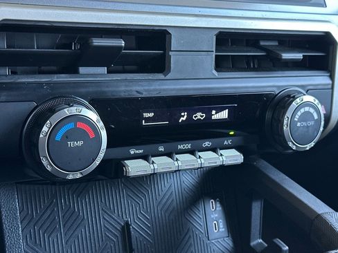 Used 2025 Toyota Tacoma SR5 AWD/4WD image 24