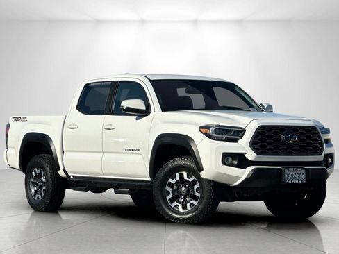 Used 2022 Toyota Tacoma TRD Off-Road image 1