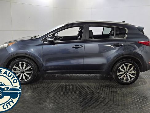 Used 2017 Kia Sportage EX w/ EX Technology Package FWD image 4