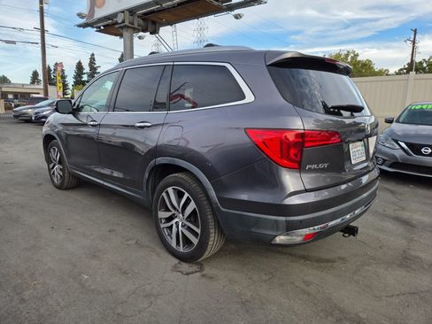 Used 2017 Honda Pilot Touring image 2