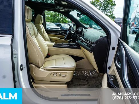 Used 2023 Cadillac Escalade Premium Luxury w/ Performance Package AWD/4WD image 24