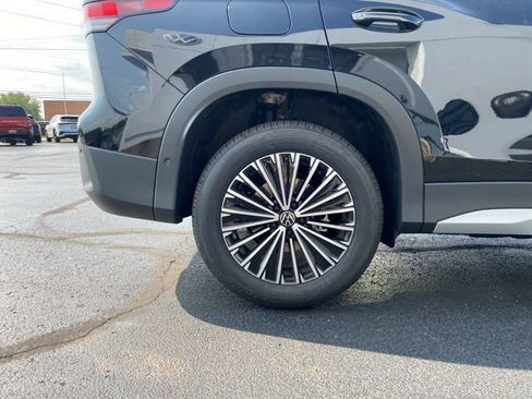 New 2025 Volkswagen Tiguan S AWD/4WD image 26