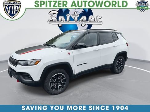 Used 2025 Jeep Compass Trailhawk AWD/4WD image 5