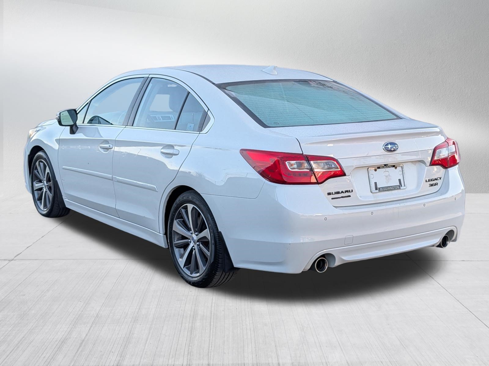 Used 2017 Subaru Legacy 3.6R Limited AWD/4WD image 3