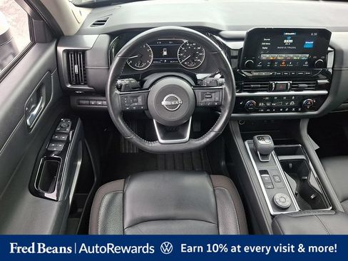 Used 2022 Nissan Pathfinder SL w/ SL Premium Package AWD/4WD image 16
