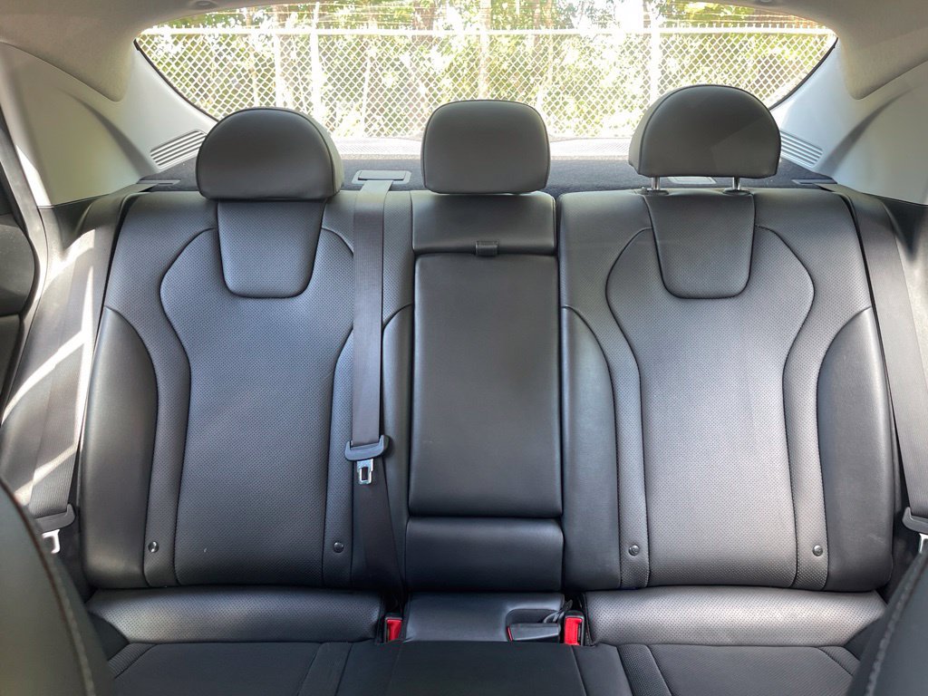 Used 2022 Hyundai Elantra Limited FWD image 12