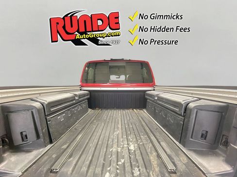 Used 2017 Nissan Titan SL AWD/4WD image 16