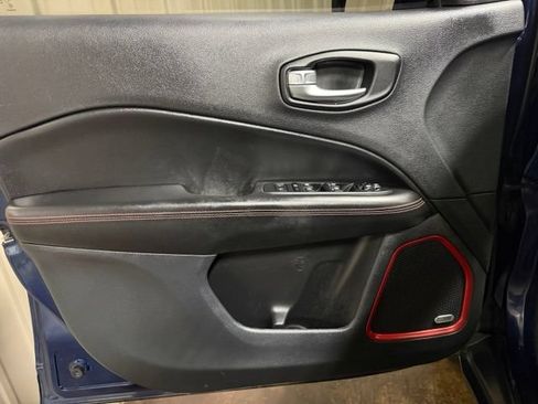 Used 2021 Jeep Compass Trailhawk w/ Sun and Sound Group AWD/4WD image 12
