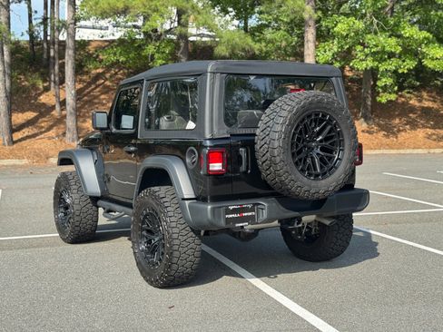Used 2025 Jeep Wrangler Sport AWD/4WD image 7