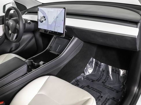 Used 2020 Tesla Model Y Long Range image 41