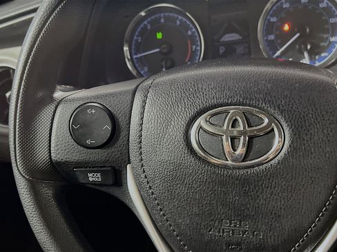 Used 2019 Toyota Corolla LE FWD image 19