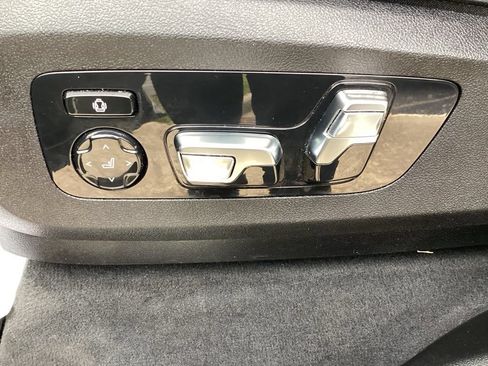 Used 2025 BMW X7 xDrive40i w/ Executive Package AWD/4WD image 19