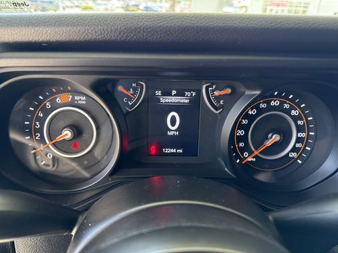 Used 2025 Jeep Wrangler Sport image 20