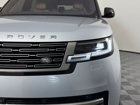 Used 2023 Land Rover Range Rover Long Wheelbase SE image 27