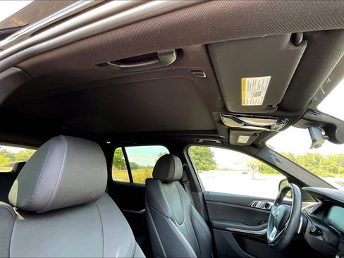 Used 2020 BMW X5 sDrive40i w/ Convenience Package image 11