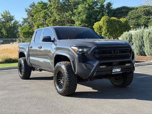 Used 2024 Toyota Tacoma SR5 AWD/4WD image 1