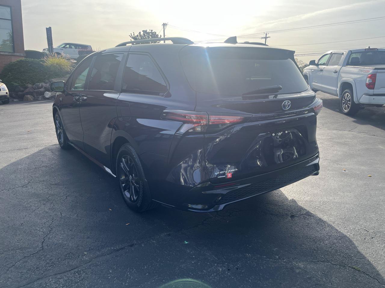 Used 2025 Toyota Sienna XSE AWD/4WD image 12