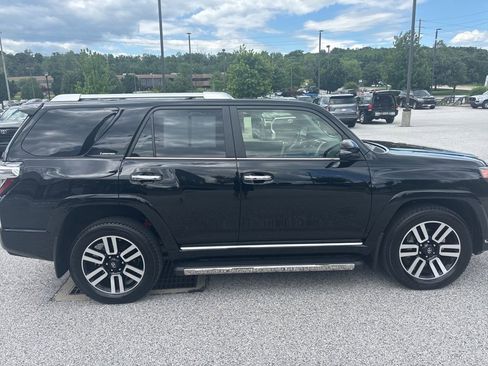 Used 2023 Toyota 4Runner Limited AWD/4WD image 2