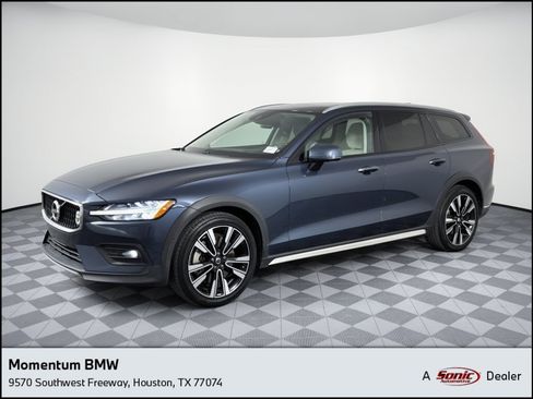Used 2020 Volvo V60 T5 Cross Country AWD/4WD image 1