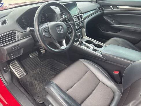 Used 2018 Honda Accord Sport image 9