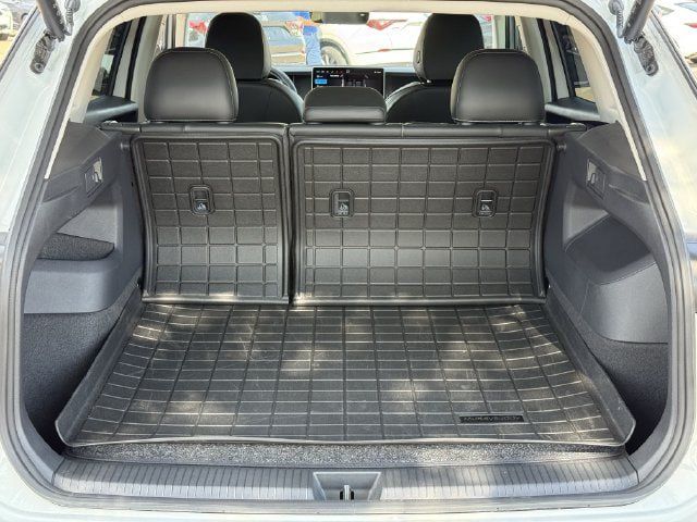 Used 2026 Volkswagen Tiguan SE FWD image 30