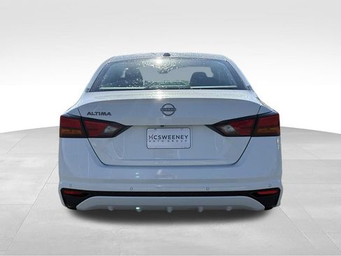 Used 2025 Nissan Altima 2.5 SV FWD image 25