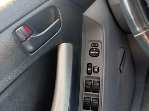 Used 2004 Toyota 4Runner Limited image 27