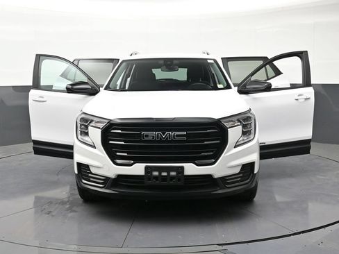 Used 2023 GMC Terrain SLE w/ Elevation Edition AWD/4WD image 37
