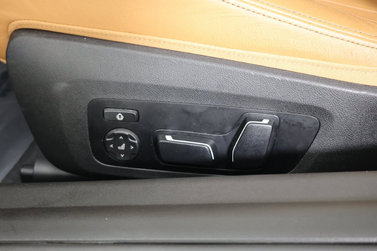 Used 2024 BMW M2 w/ Lighting Package RWD image 25