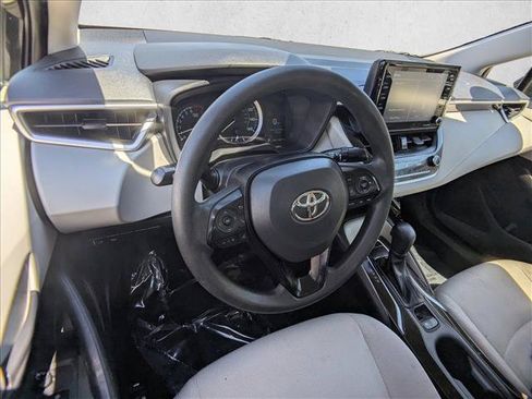 Used 2022 Toyota Corolla LE FWD image 10