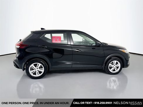 Certified 2025 Nissan Kicks Play S image 4