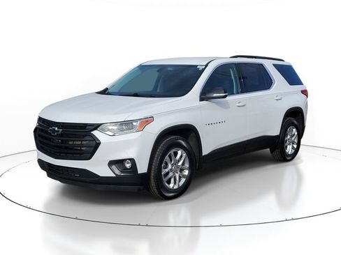 Used 2021 Chevrolet Traverse LT FWD image 2