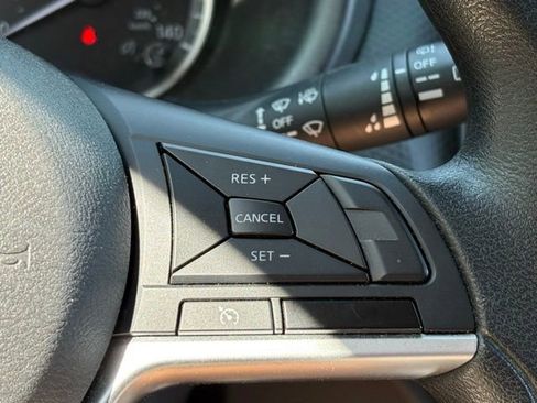 Used 2021 Nissan Kicks S FWD image 17