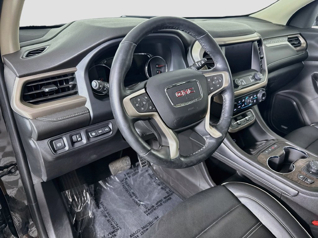 Used 2023 GMC Acadia Denali w/ Denali Ultimate Package FWD image 9