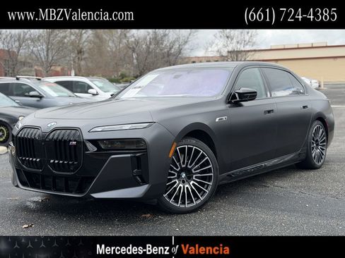 Used 2025 BMW i7 M70 AWD/4WD image 1