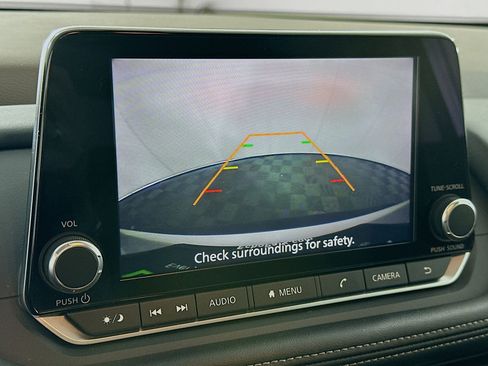 Used 2023 Nissan Rogue SV FWD image 21