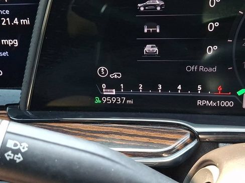 Used 2021 Cadillac Escalade ESV Premium Luxury w/ Driver Assist Tech Package AWD/4WD image 25