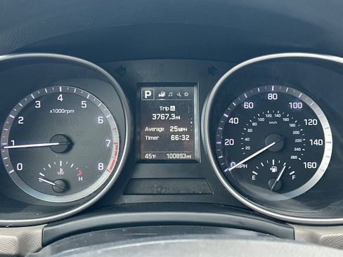 Used 2018 Hyundai Santa Fe Sport image 22